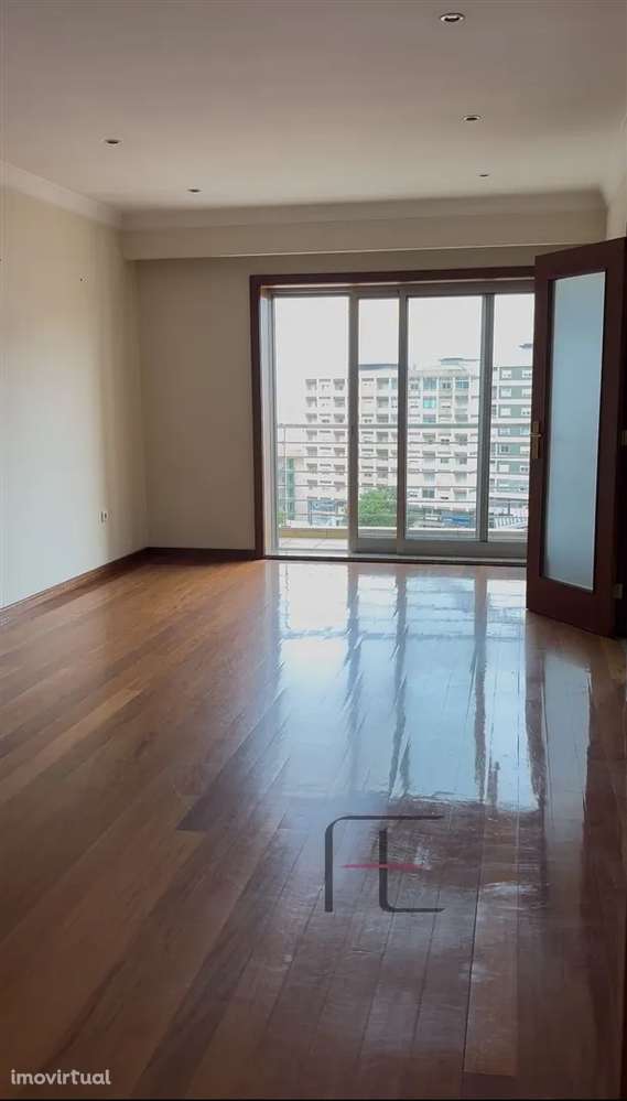 Apartamento T3 + 1 em Santo Ovídio, Porto, Vila Nova de Gaia - Grande imagem: 2/27