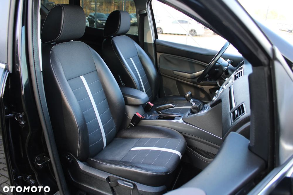 Ford Kuga 2.0 TDCi 2x4 Titanium - 30