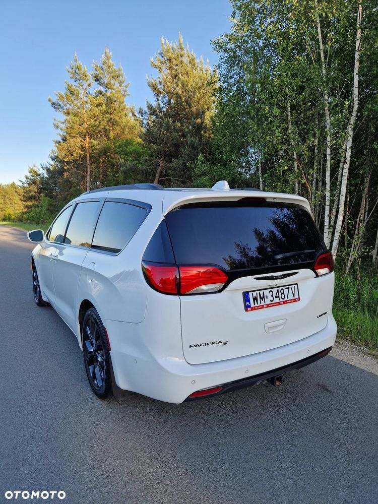 Chrysler Pacifica - 31