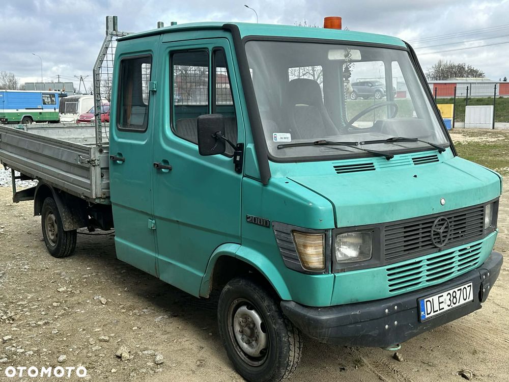 Mercedes-Benz 208D - 7