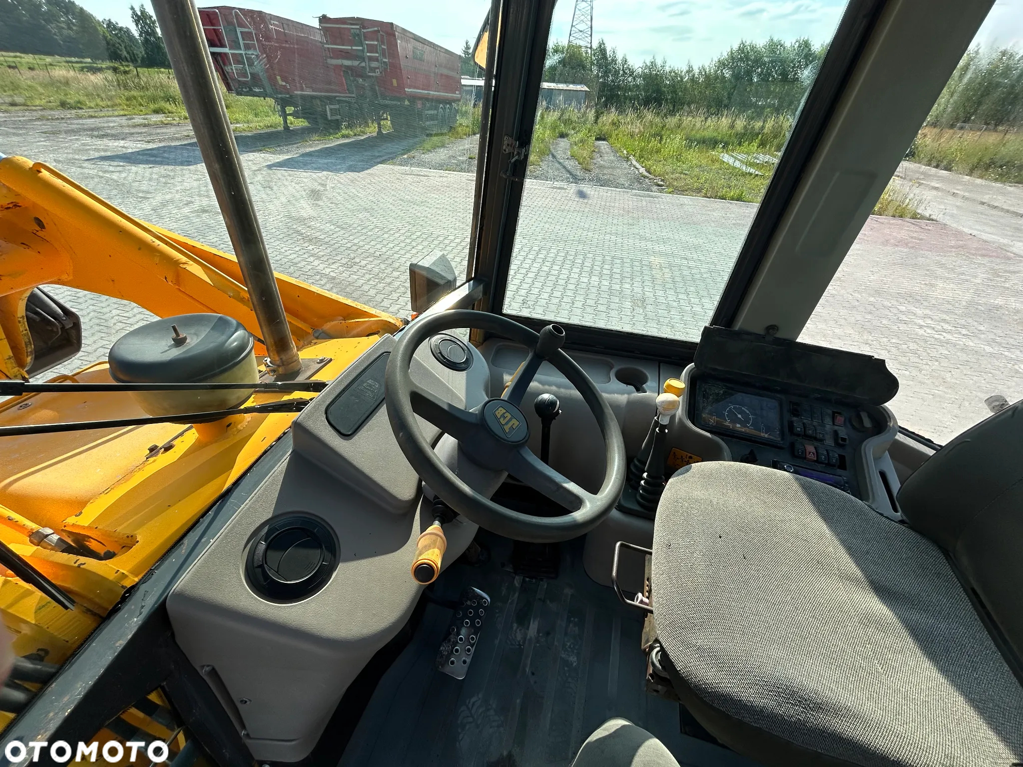 JCB 2CX - 5