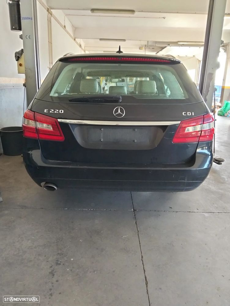 Mercedes E220 W212 Ano 2011 - 6