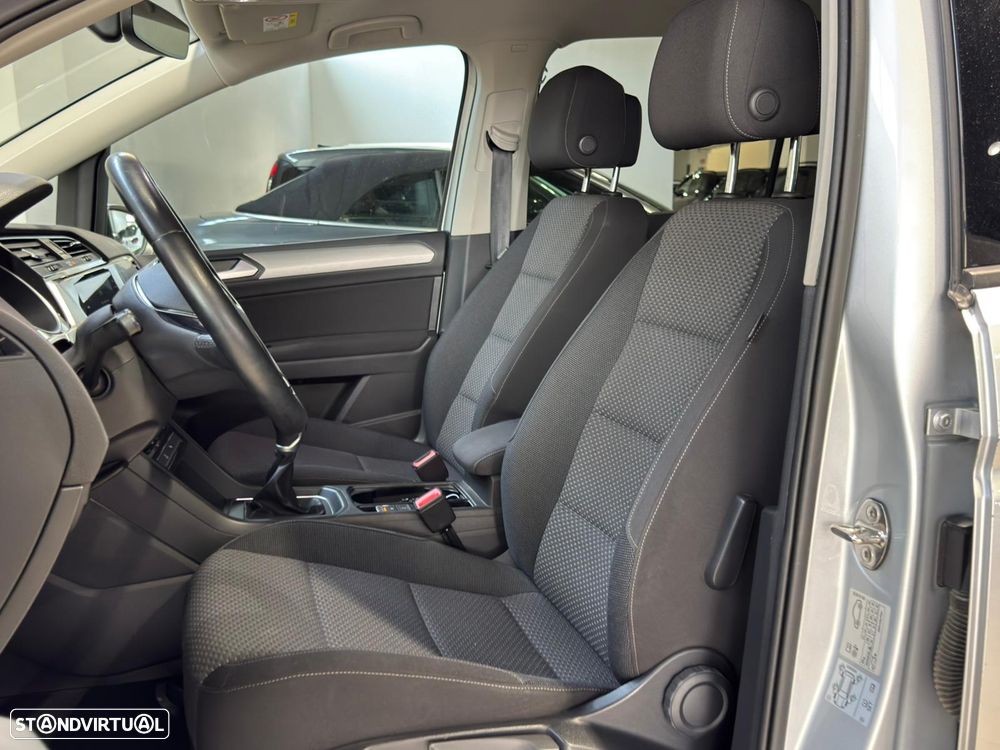 VW Touran 2.0 TDI Confortline - 9