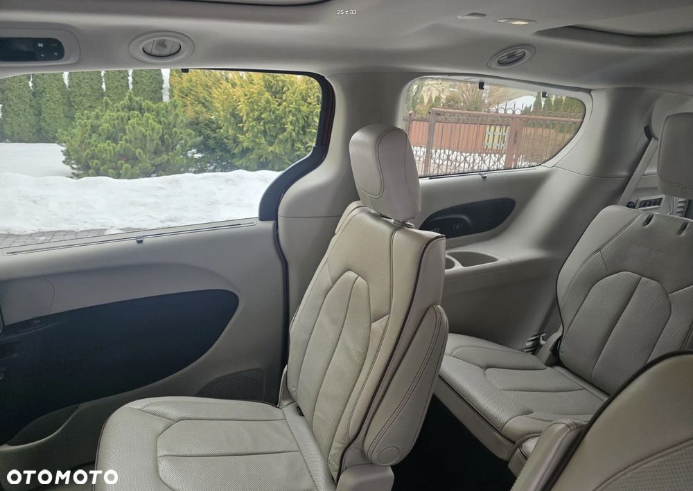 Chrysler Pacifica - 22
