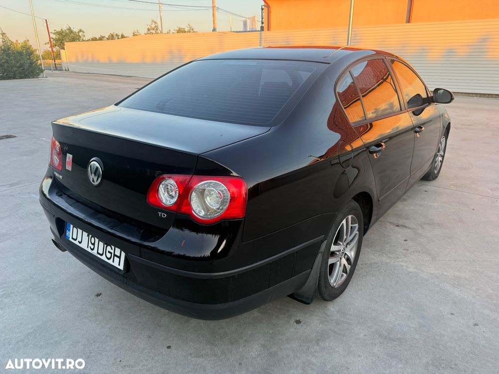 Volkswagen Passat 1.9TDI Highline - 4