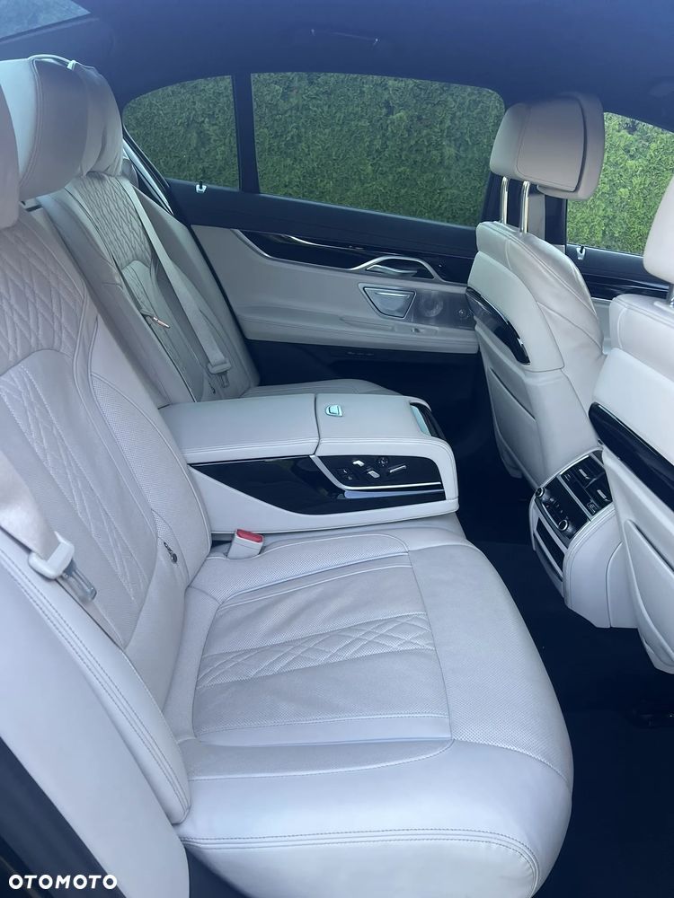 BMW Seria 7 750d xDrive - 14