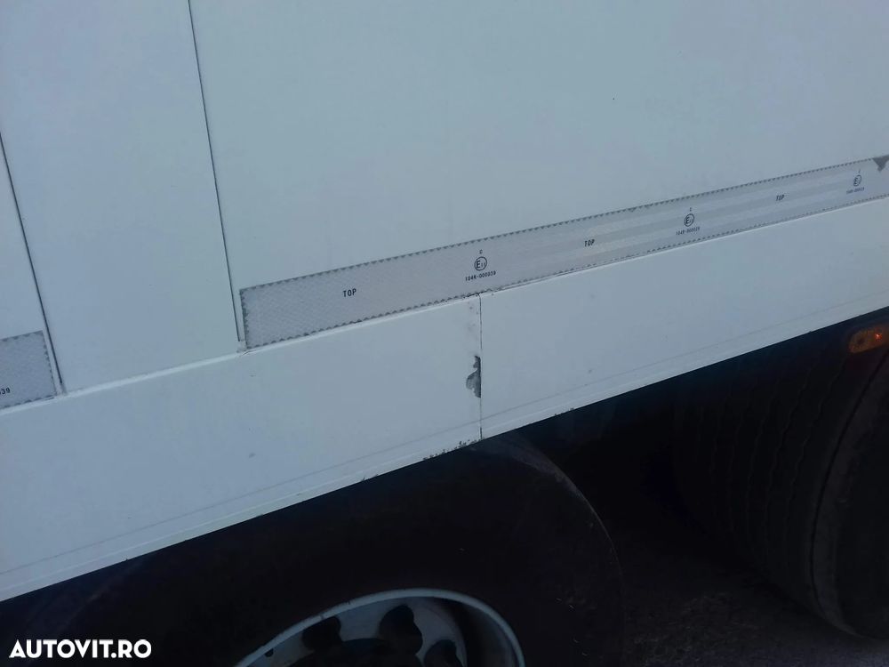 Schmitz Cargobull FRIGO MEGA si TRANSPORT CONFECTII PE UMERASE - 4