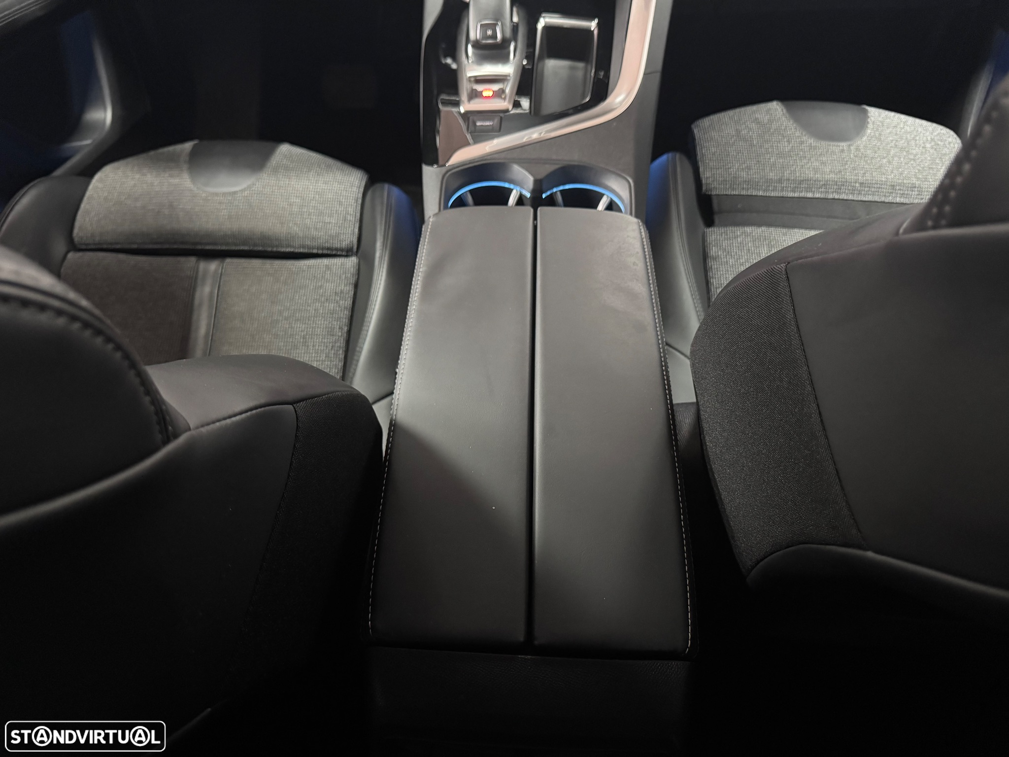 Peugeot 3008 PureTech 130 Stop & Start GPF EAT8 Allure - 35