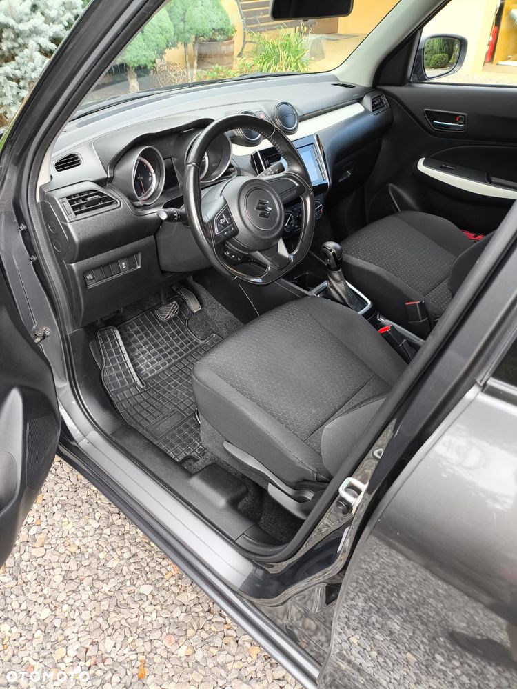 Suzuki Swift 1.2 Premium Plus CVT - 6