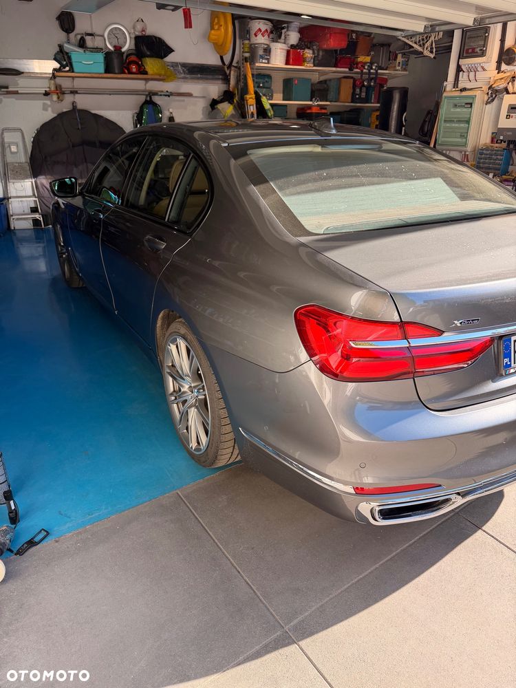 BMW Seria 7 740d xDrive - 10