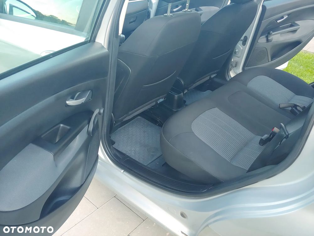 Fiat Linea 1.4 8V Active - 14