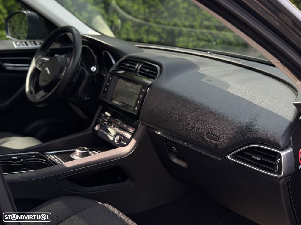 Jaguar F-Pace 2.0 i4D Prestige Aut. - 12