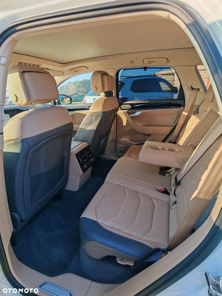 Volkswagen Touareg - 11