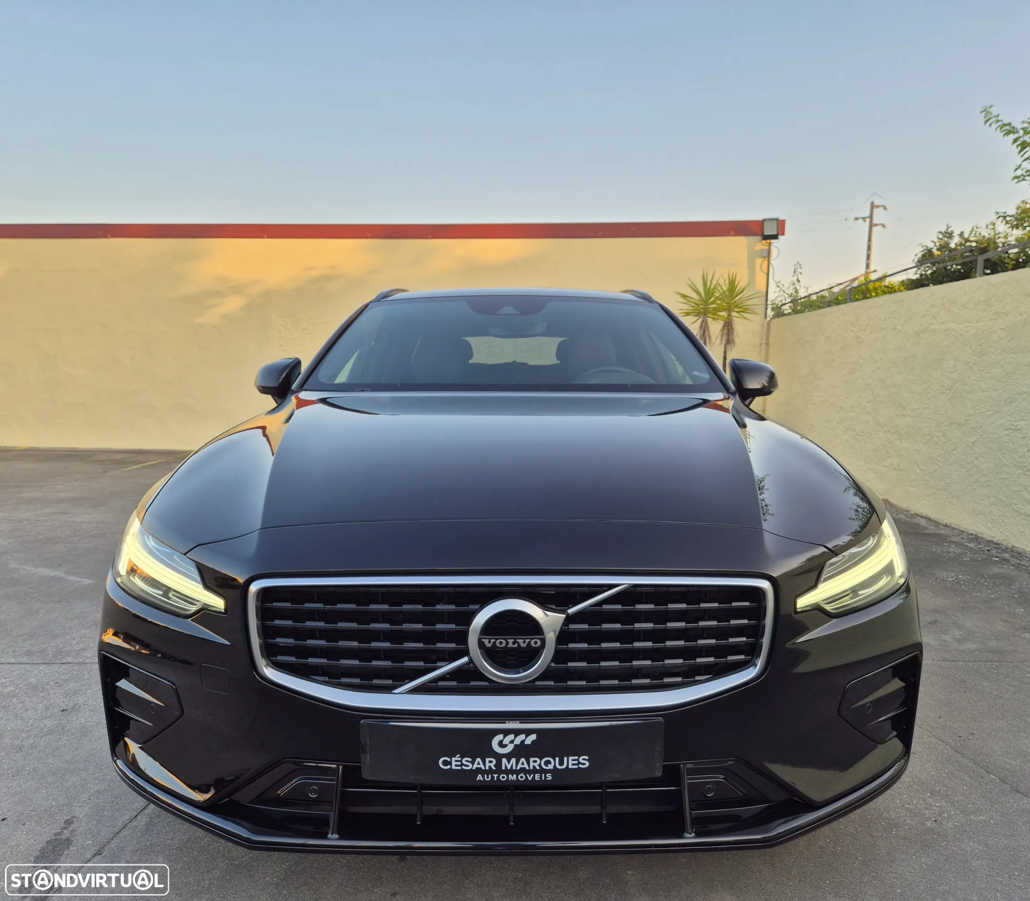 Volvo V60 2.0 D4 R-Design Geartronic - 13