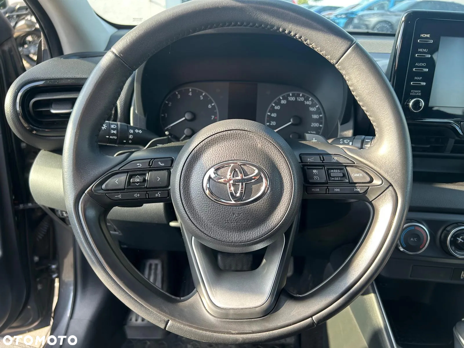 Toyota Yaris 1.5 Comfort CVT - 15