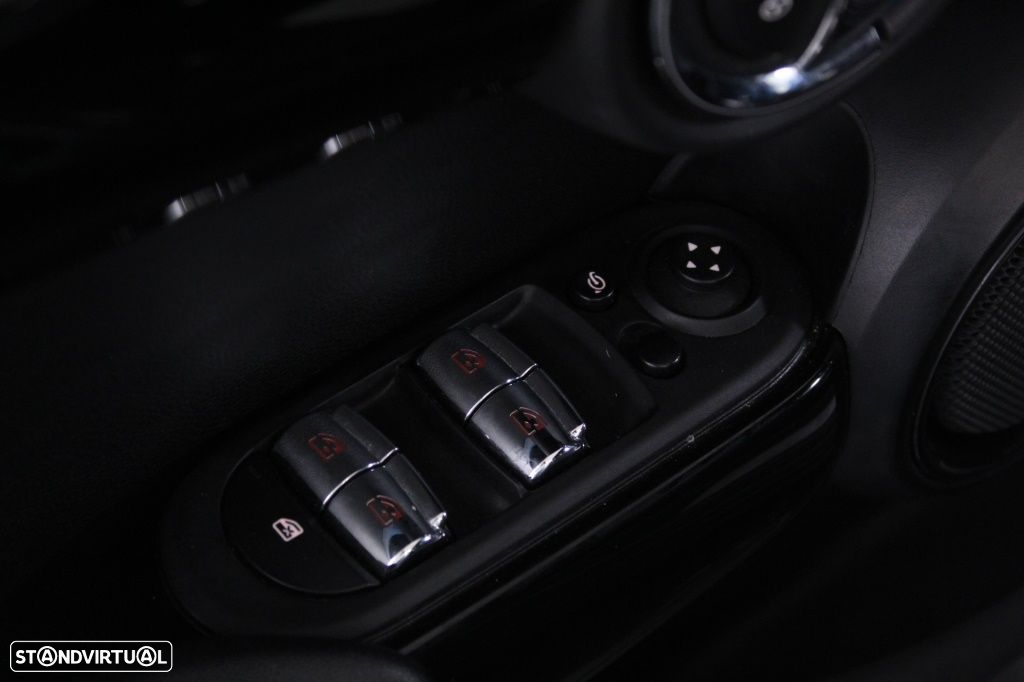 MINI 5 Portas Cooper Classic Auto - 20