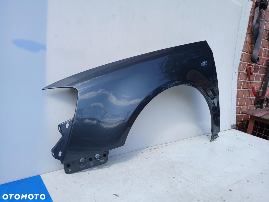 BŁOTNIK PRZÓD PRZEDNI LEWY ORYGINALNY VOLKSWAGEN PASSAT B6 SZARY 3C0821021 - 2