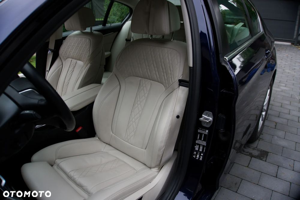 BMW Seria 5 520d xDrive MHEV - 18
