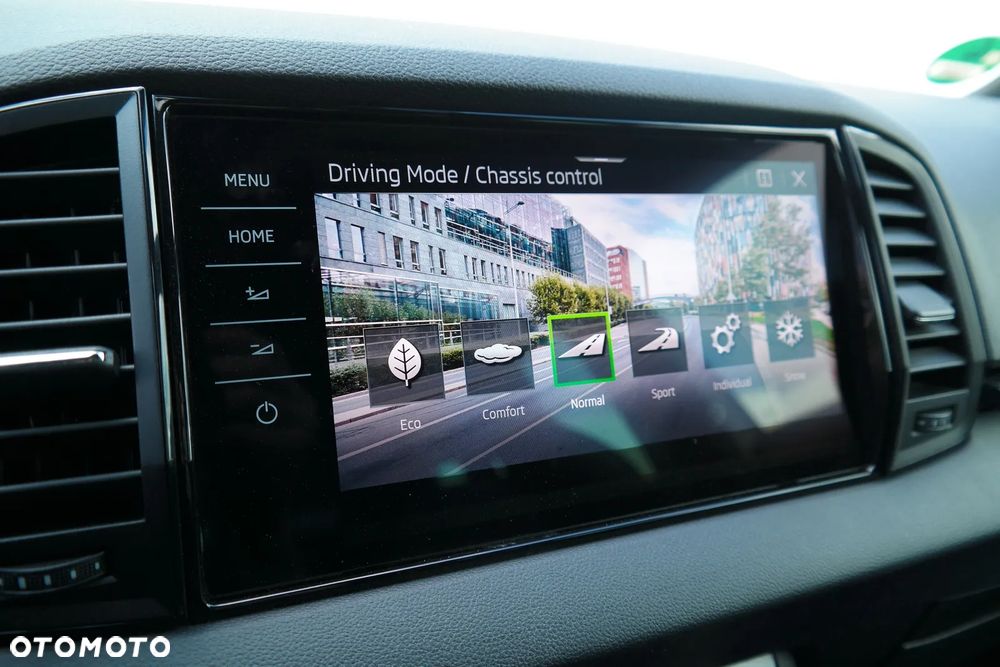 Skoda Karoq 2.0 TDI SCR 4x4 Sportline DSG - 28