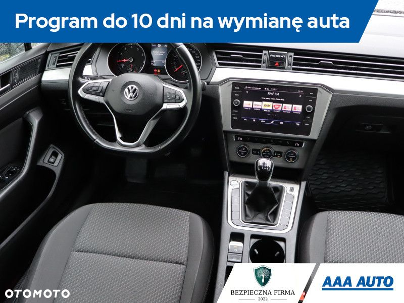 Volkswagen Passat - 8