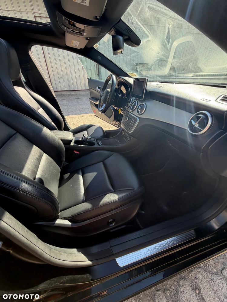 Mercedes-Benz CLA 250 4Matic 7G-DCT Sport - 16