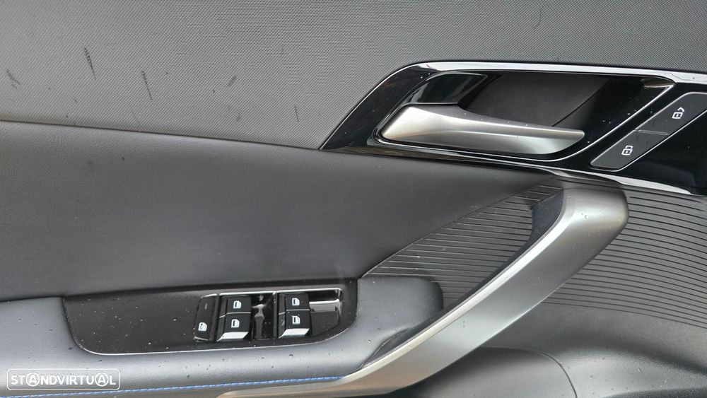 MG MG4 64 kWh Luxury - 8