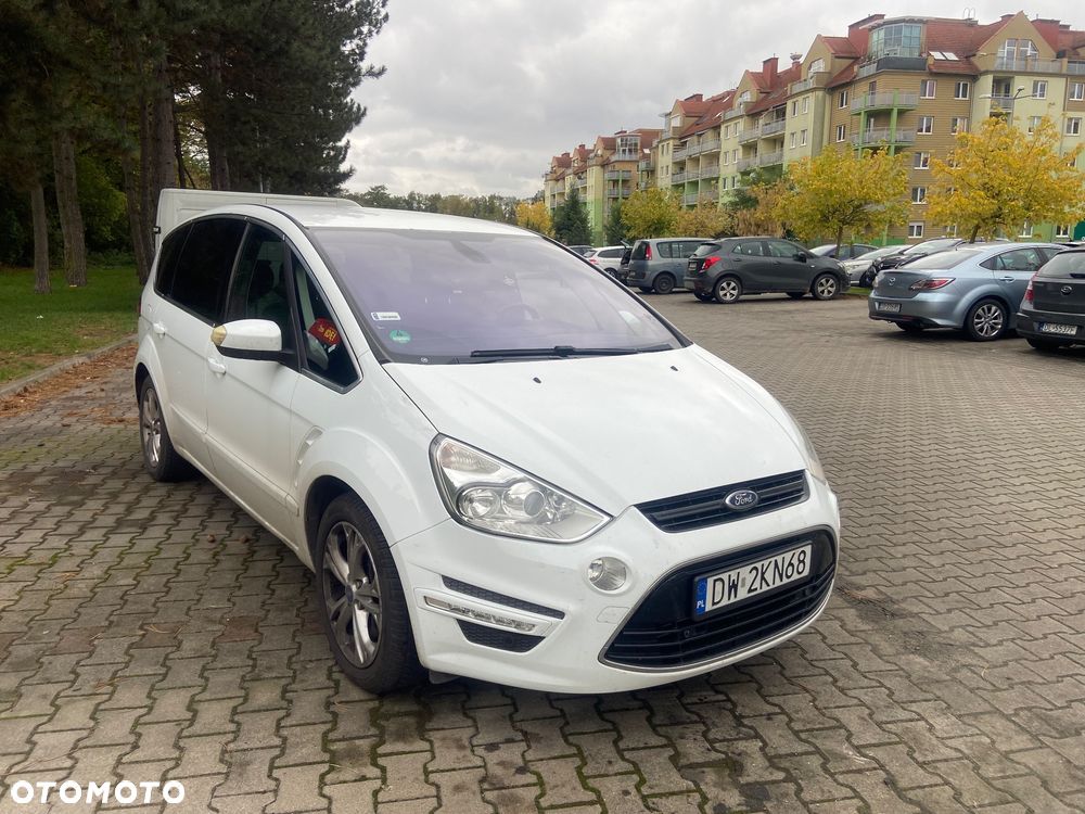 Ford S-Max - 11