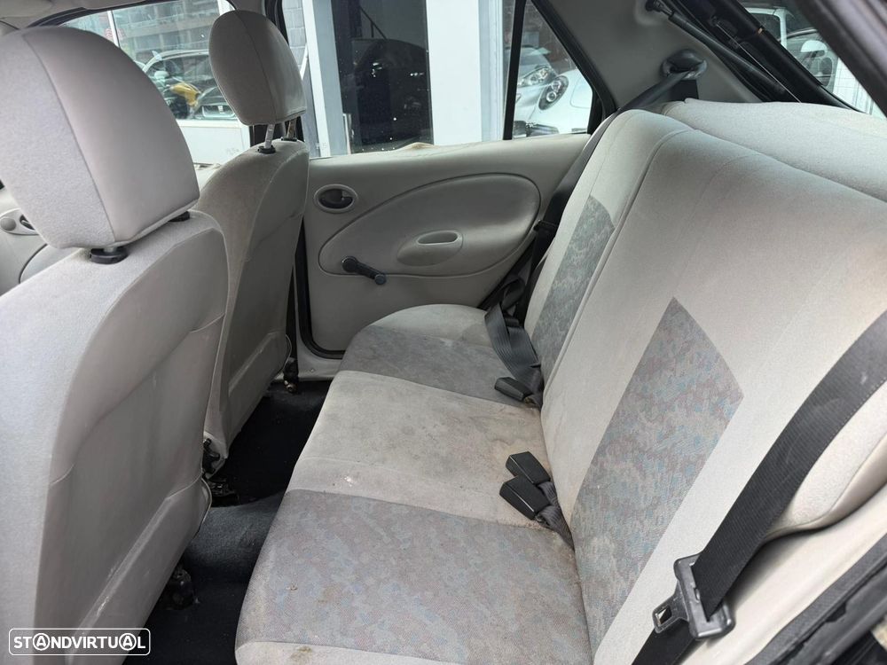 Ford Fiesta 1.25 Studio - 10