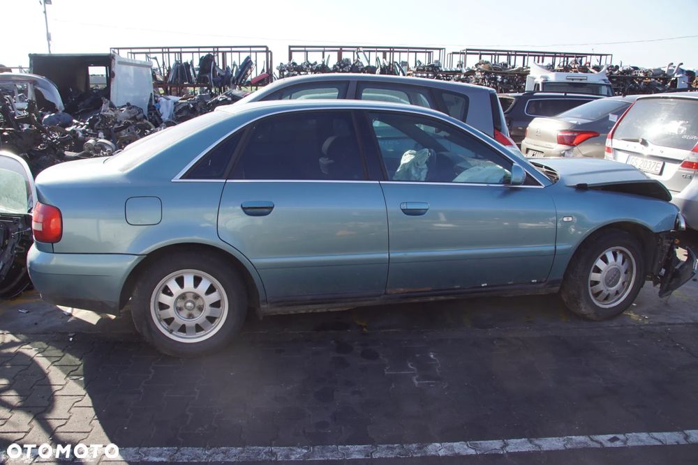 Auto na części - Audi A4 B5 1.8 20V 125 KM APT DWH LX6V 1999R Silnik Skrzynia Drzwi Błotnik Klapa Lampa Lusterko Klamka Szyba Deska Kokpit Sterownik Moduł Czujnik Licznik Panel Kierownica - 3