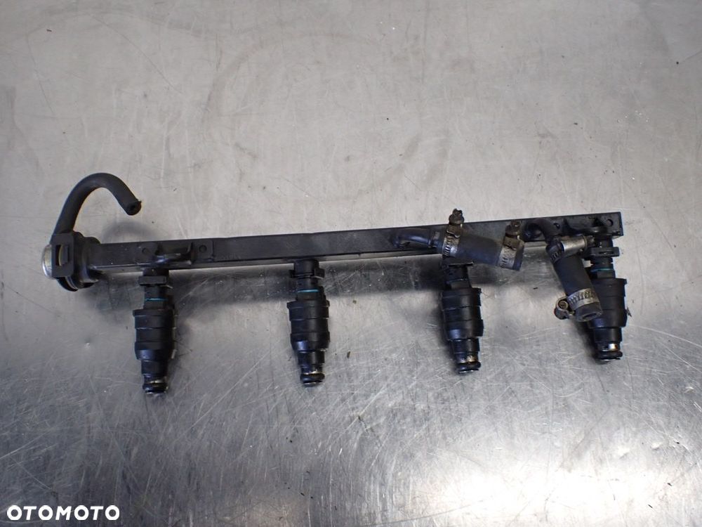 LISTWA WTRYSKOWA BMW E36 1.6 1729320   1731357 - 3