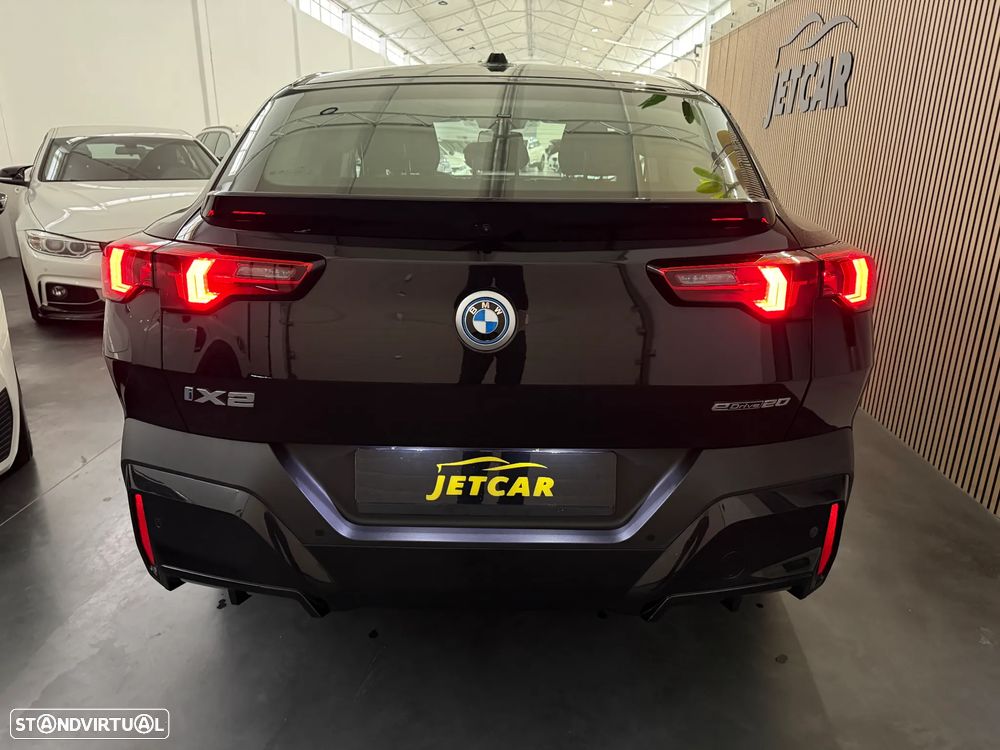 BMW iX2 - 11
