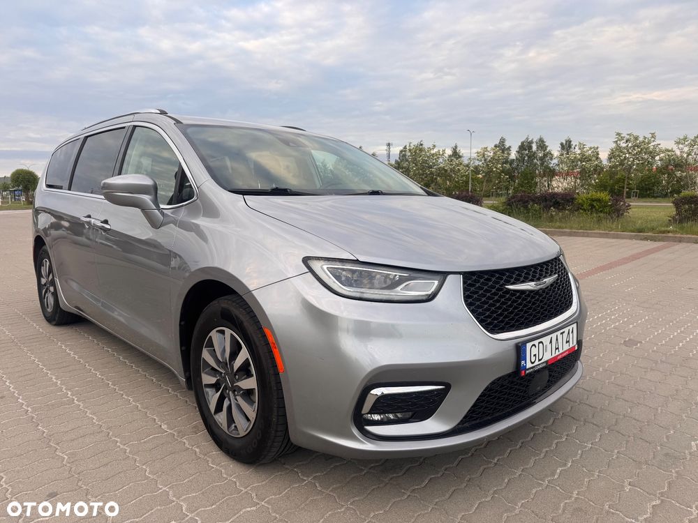 Chrysler Pacifica - 4