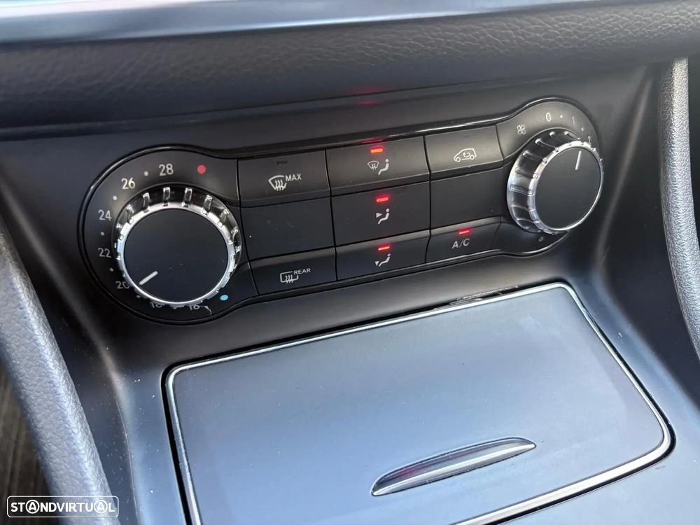 Mercedes-Benz CLA 180 d Shooting Brake Urban Aut. - 52