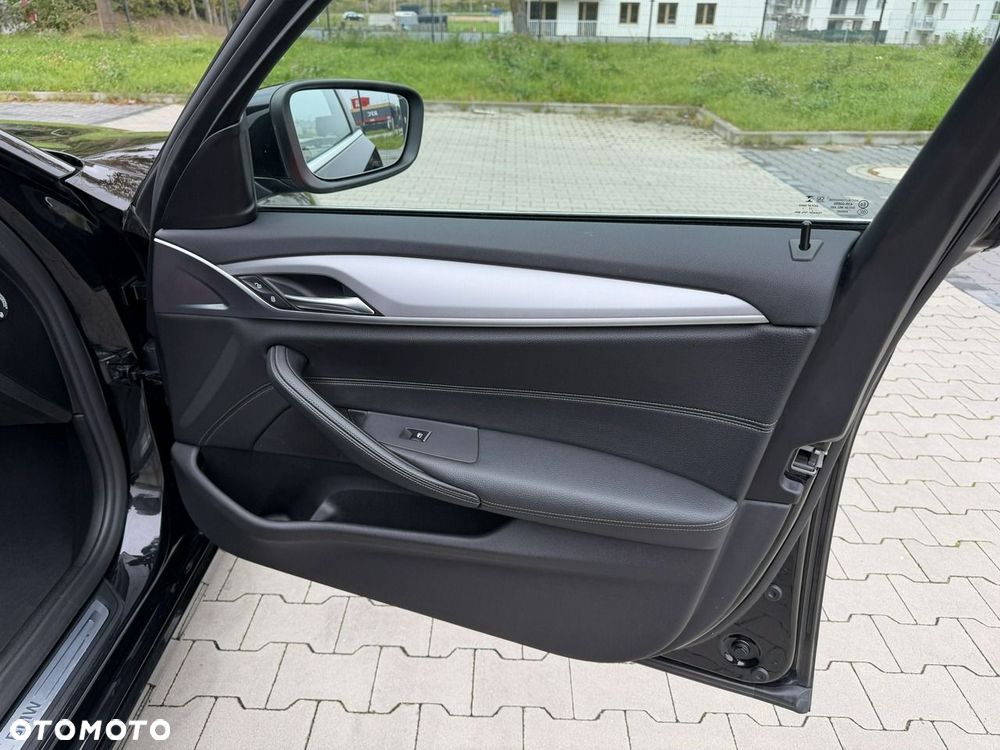 BMW Seria 5 518d - 35