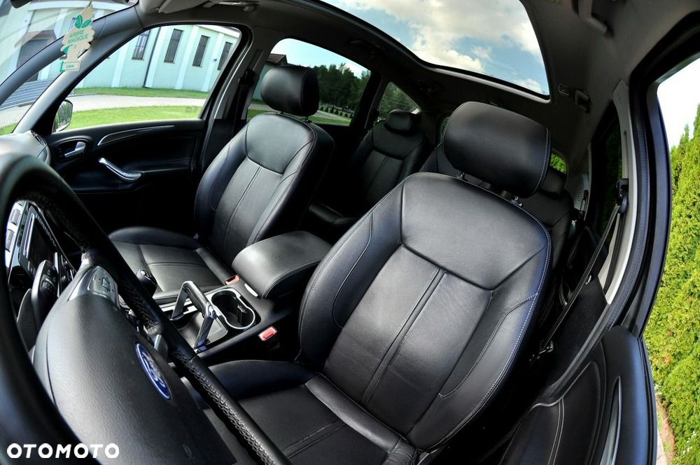 Ford S-Max - 12