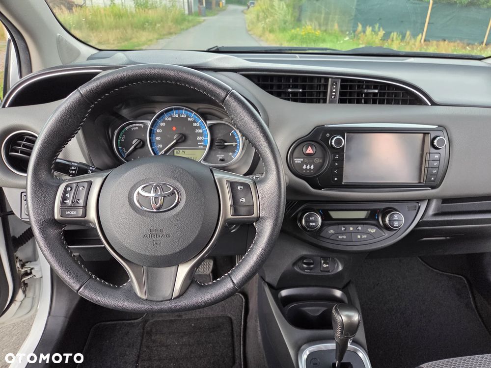 Toyota Yaris Hybrid 100 Dynamic EU6 - 14