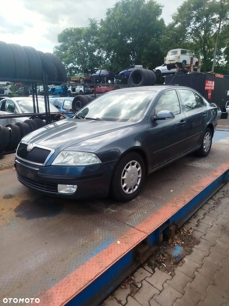 Skoda Octavia 2 na części - 3