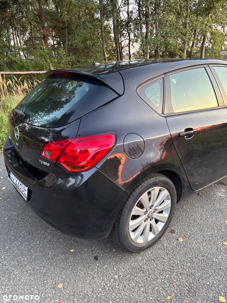 Opel Astra IV 1.6 T Cosmo - 13