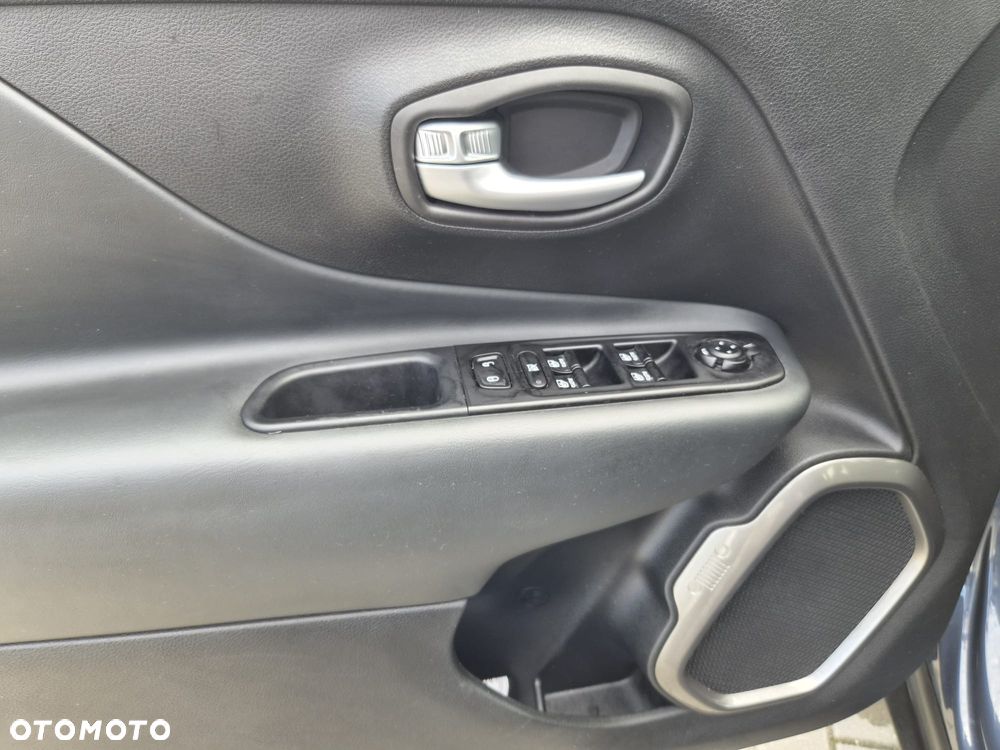 Jeep Renegade - 32