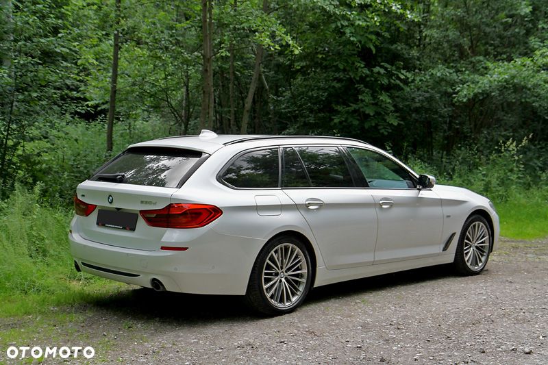 BMW Seria 5 530d xDrive Sport Line - 4