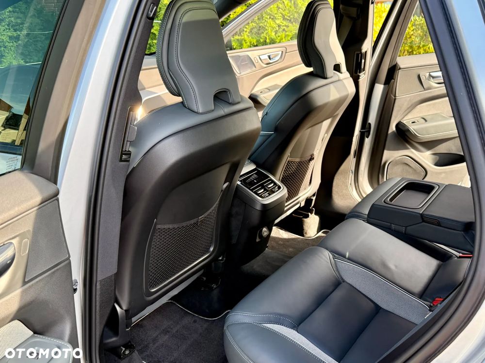 Volvo XC 60 B4 D AWD Geartronic RDesign - 35