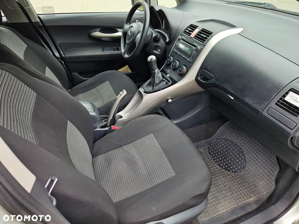 Toyota Auris 1.4 D-4D Luna - 10