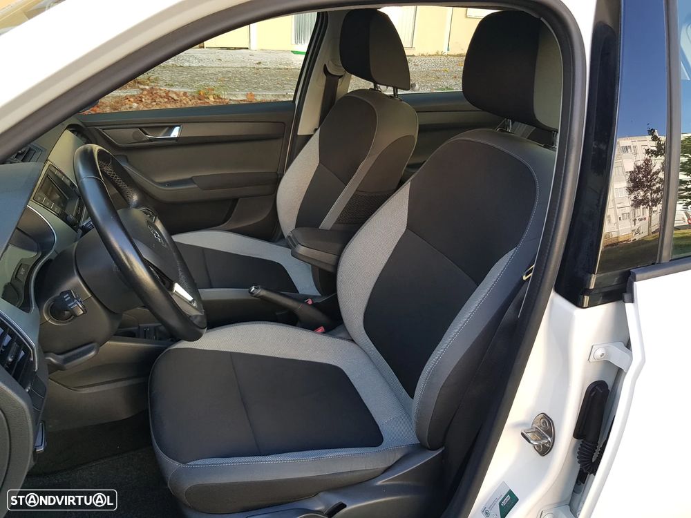 Skoda Fabia Break 1.0 Style - 24