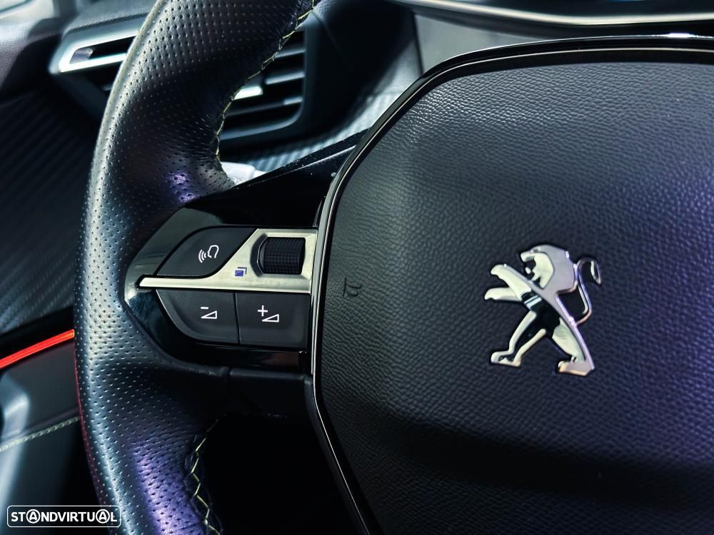 Peugeot e-2008 50 kWh GT - 39