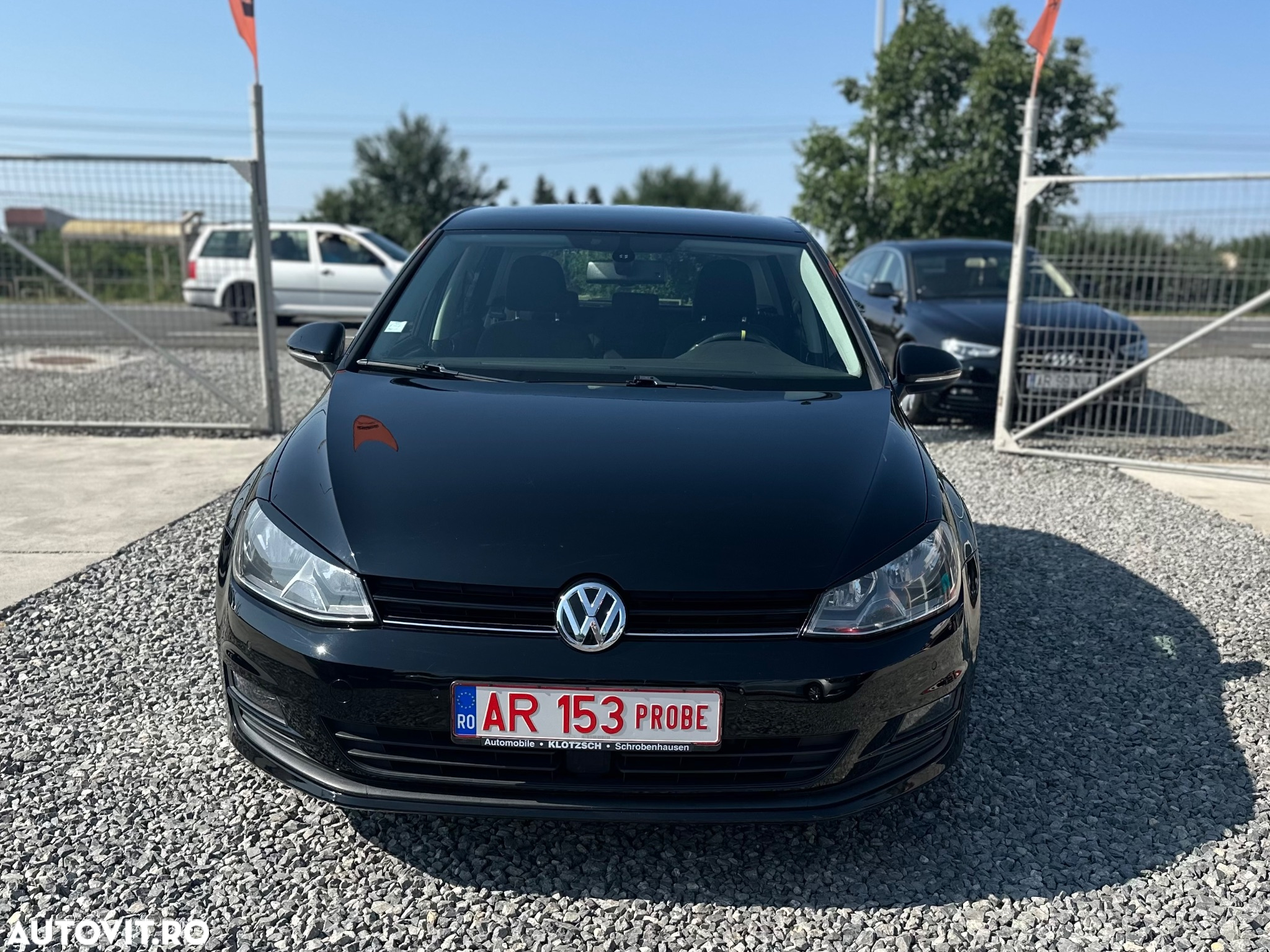 Volkswagen Golf - 2