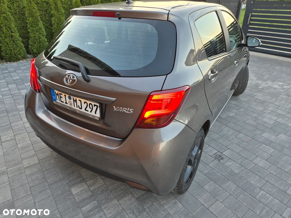 Toyota Yaris 1.33 VVT-i Lounge - 28