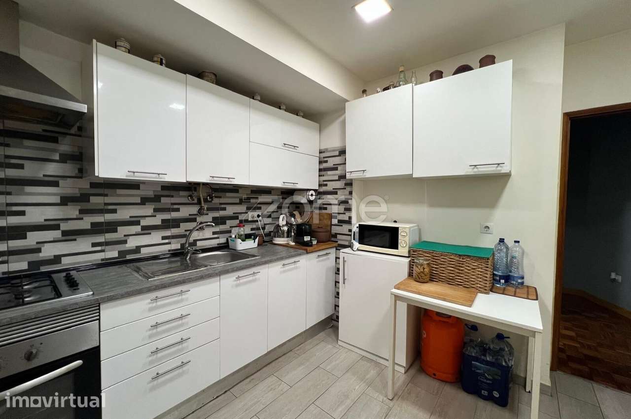 Apartamento T2 com Sótão e Garagem em Mem Martins – Sintra - Grande imagem: 2/23