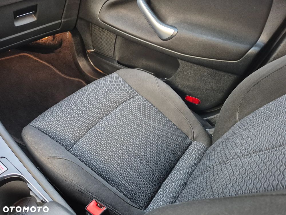 Ford Mondeo 2.0 Ghia Executive - 24