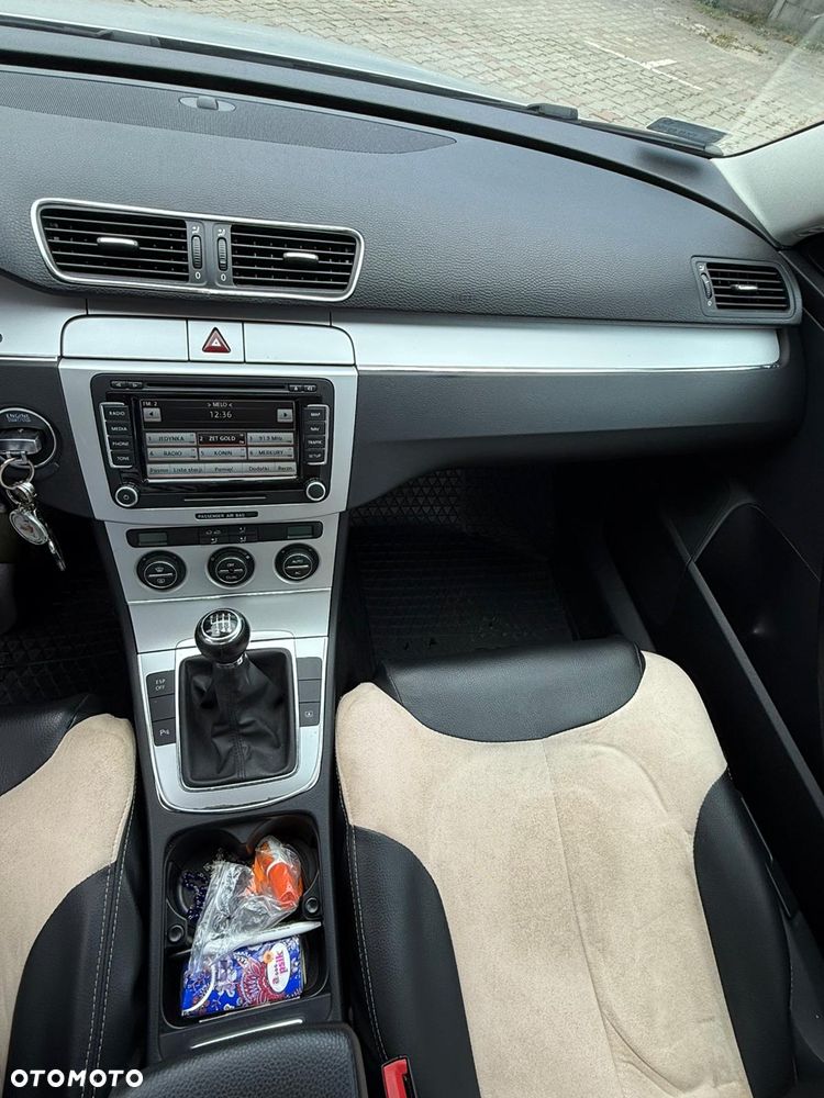 Volkswagen Passat 2.0 TDI Comfortline - 18