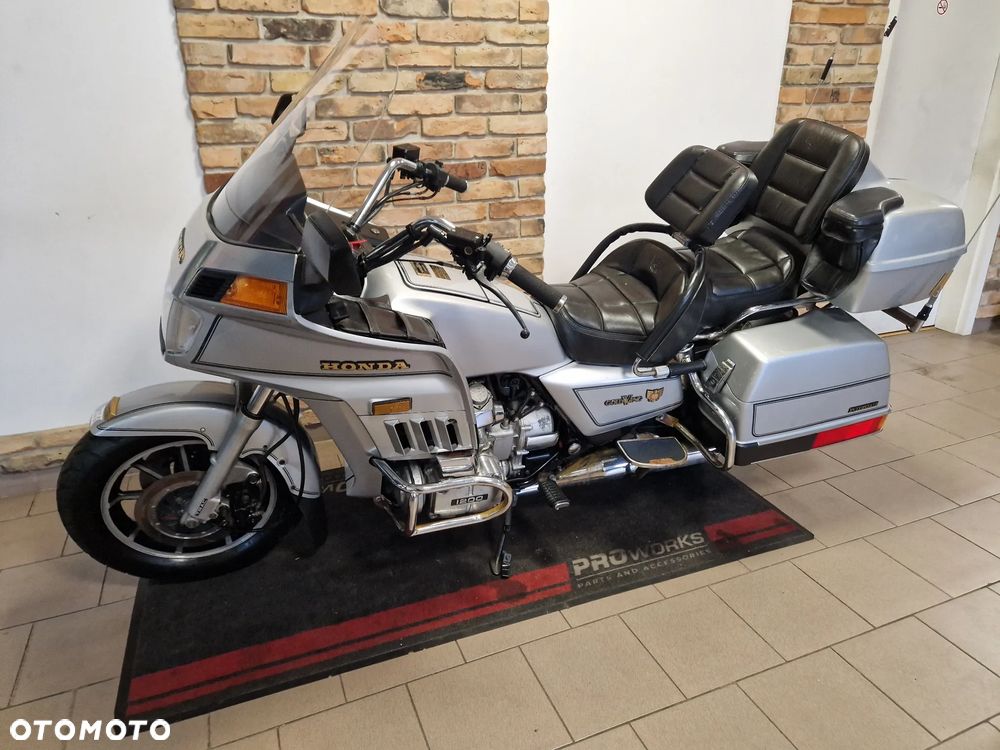 Honda GL - 9